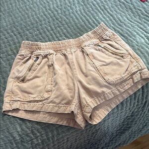 Arie Wonen’s Tan Casual Shorts